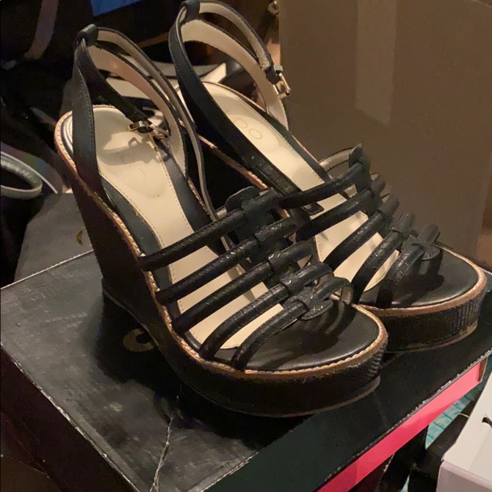 Black Aldo wedge heels US 10 UK 8 EU 41